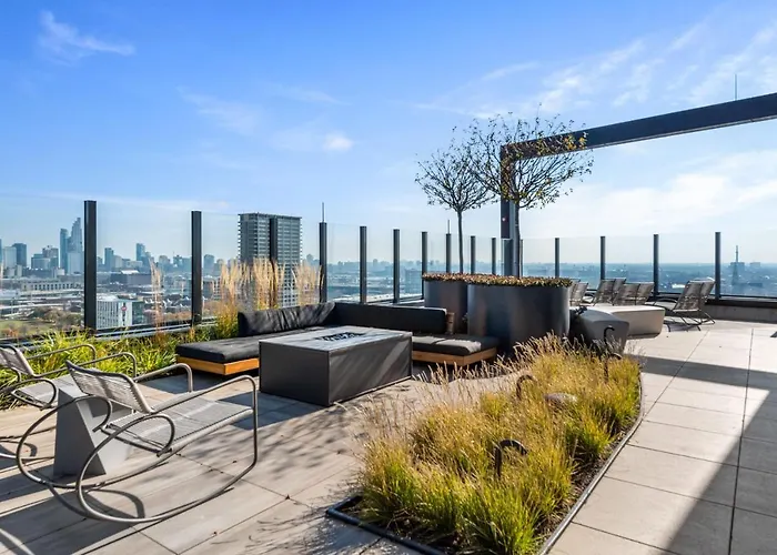 Avra Stylish Prime West Loop Location Near Union Park * Chicago
