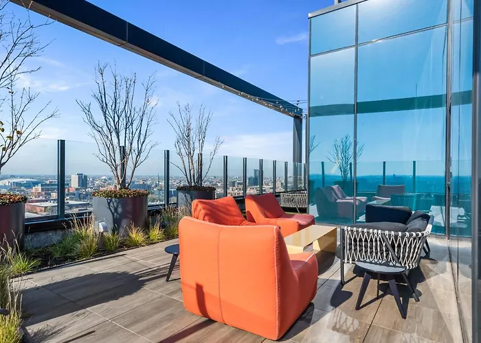 Avra Stylish Prime West Loop Location Near Union Park Apartment *