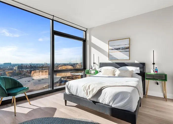 Avra Stylish Prime West Loop Location Near Union Park Apartment *
