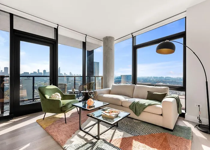 Avra Stylish Prime West Loop Location Near Union Park Apartment