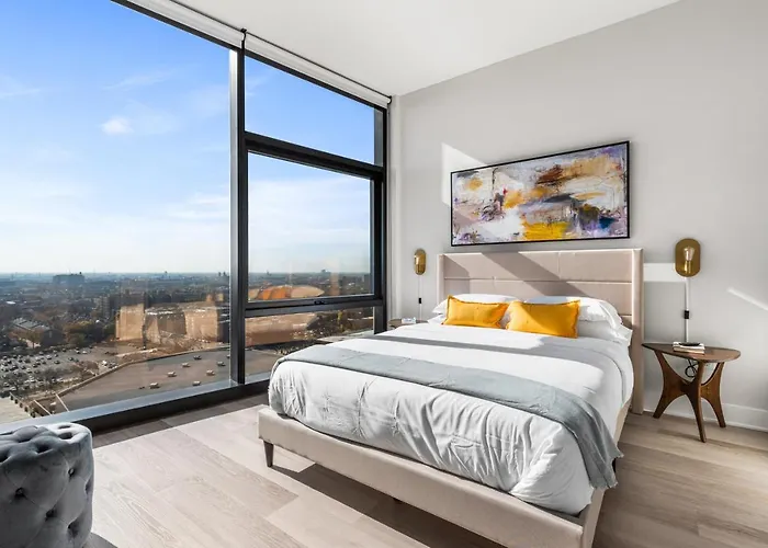 Avra Stylish Prime West Loop Location Near Union Park * Chicago