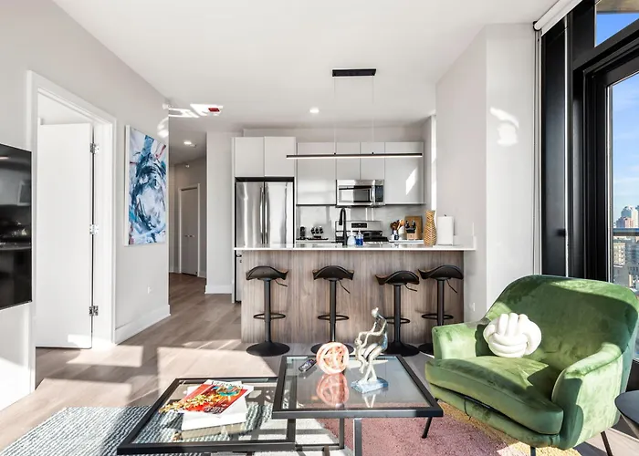 Avra Stylish Prime West Loop Location Near Union Park *