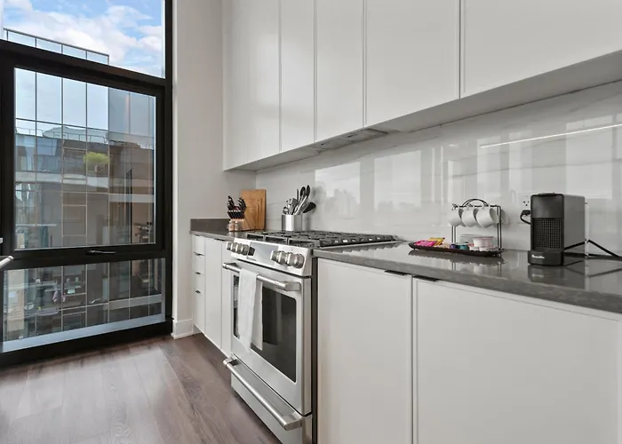 Avra Stylish Prime West Loop Location Near Union Park Apartment Chicago