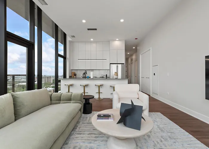 Avra Stylish Prime West Loop Location Near Union Park Apartment Chicago