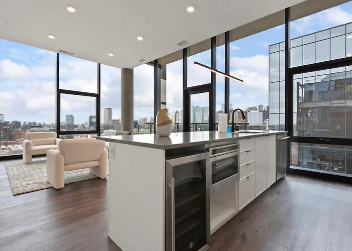 Avra Stylish Prime West Loop Location Near Union Park