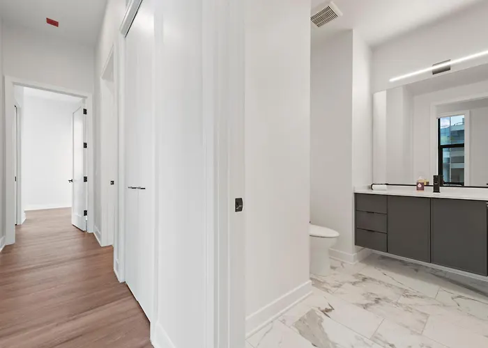 Avra Stylish Prime West Loop Location Near Union Park Apartment