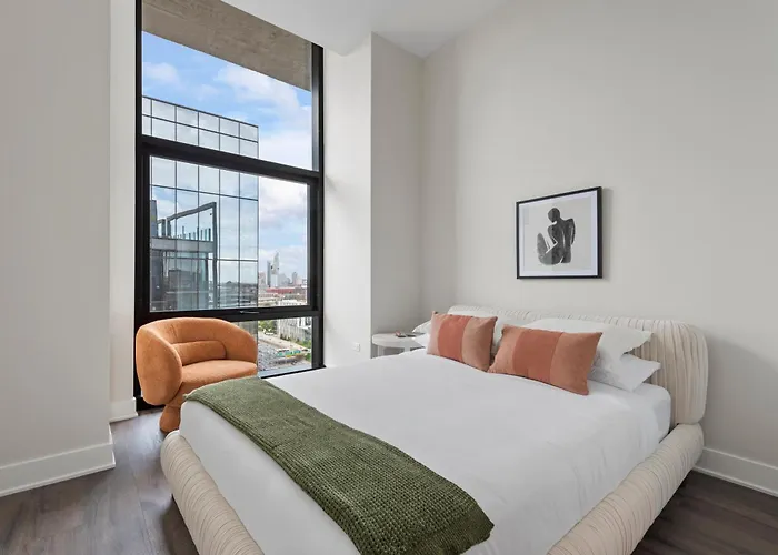 Avra Stylish Prime West Loop Location Near Union Park Apartment Chicago