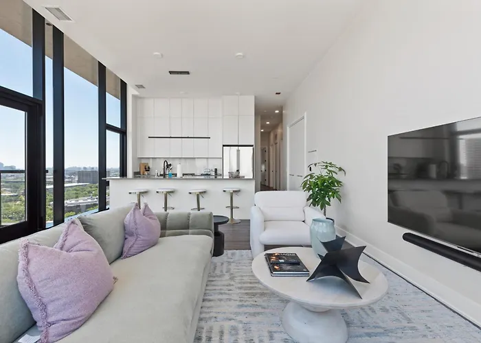 Avra Stylish Prime West Loop Location Near Union Park Apartment *