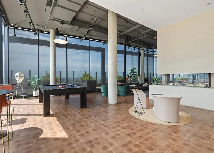 Avra Stylish Prime West Loop Location Near Union Park * Chicago