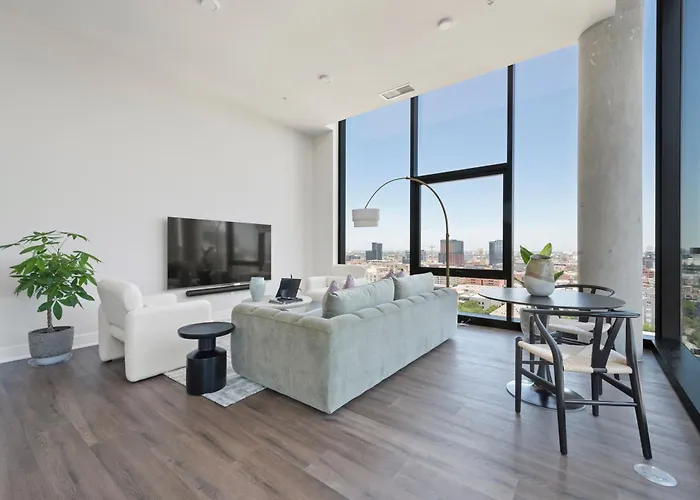 Avra Stylish Prime West Loop Location Near Union Park